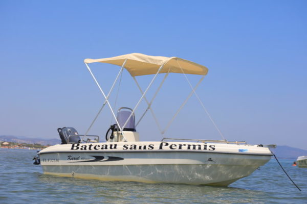 Bateau sans permis – COQUE OPEN 400 – Demi Journée – 4 personnes