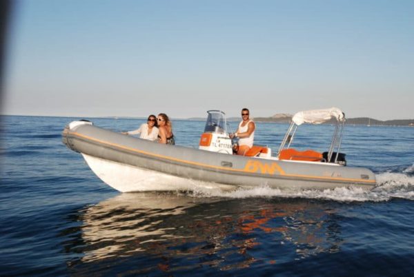 Bateau avec permis – BWA 22GT – Journée – 10 personnes